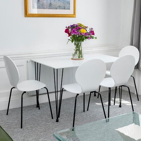 Super City Centre Apartment - Two Bedrooms, Perfect Location บาธ ภายนอก รูปภาพ