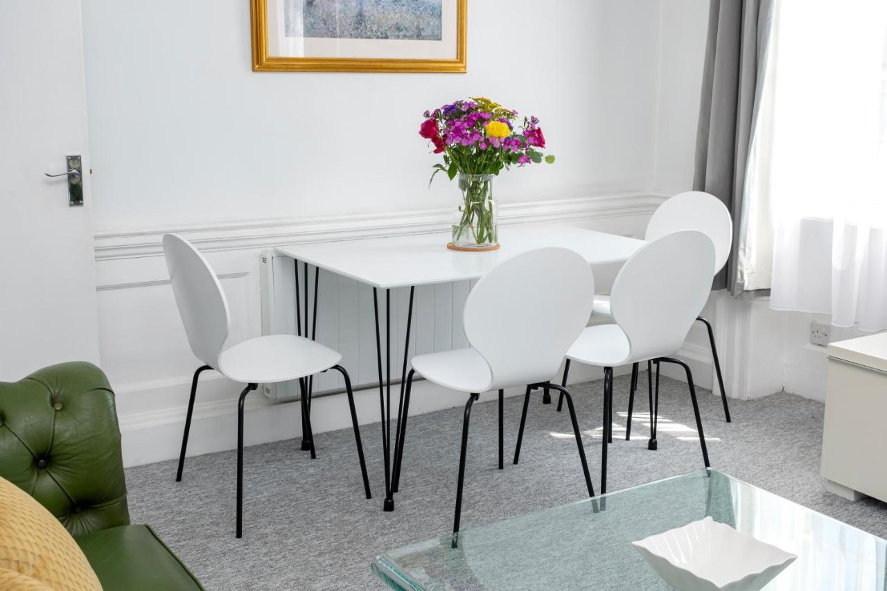 Super City Centre Apartment - Two Bedrooms, Perfect Location บาธ ภายนอก รูปภาพ