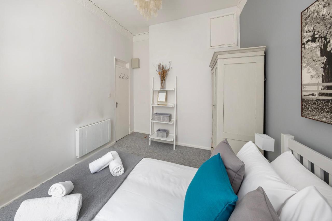 Super City Centre Apartment - Two Bedrooms, Perfect Location บาธ ภายนอก รูปภาพ