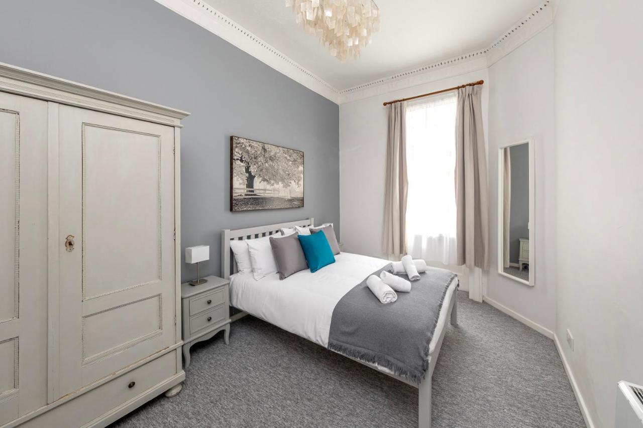 Super City Centre Apartment - Two Bedrooms, Perfect Location บาธ ภายนอก รูปภาพ