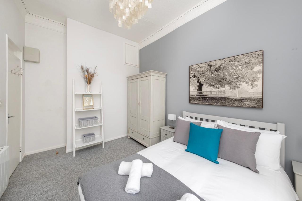 Super City Centre Apartment - Two Bedrooms, Perfect Location บาธ ภายนอก รูปภาพ
