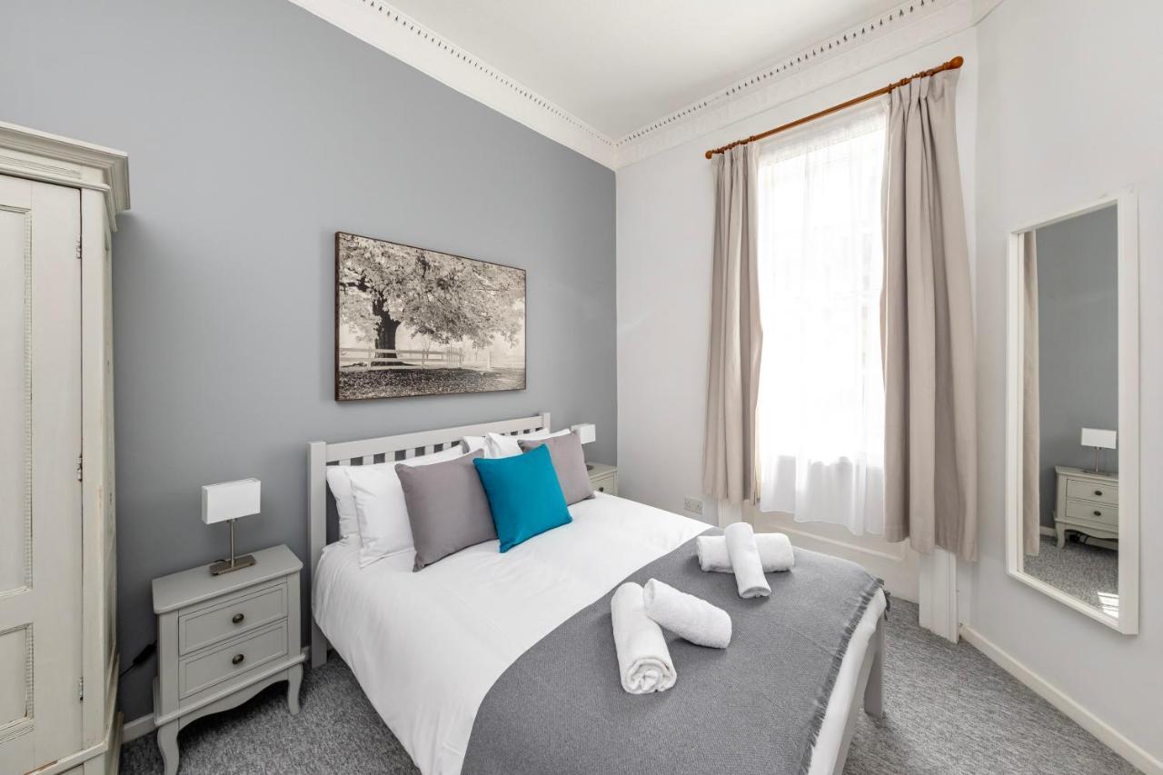 Super City Centre Apartment - Two Bedrooms, Perfect Location บาธ ภายนอก รูปภาพ