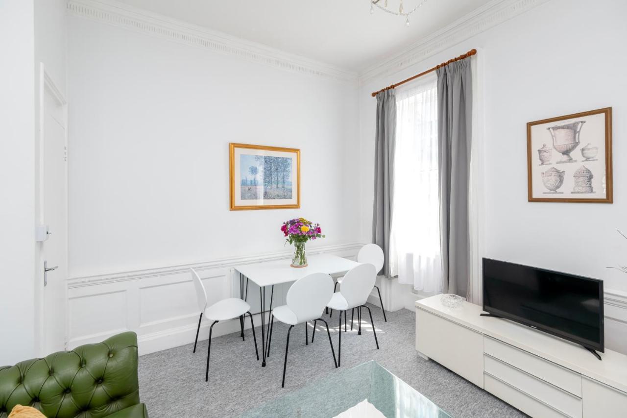 Super City Centre Apartment - Two Bedrooms, Perfect Location บาธ ภายนอก รูปภาพ